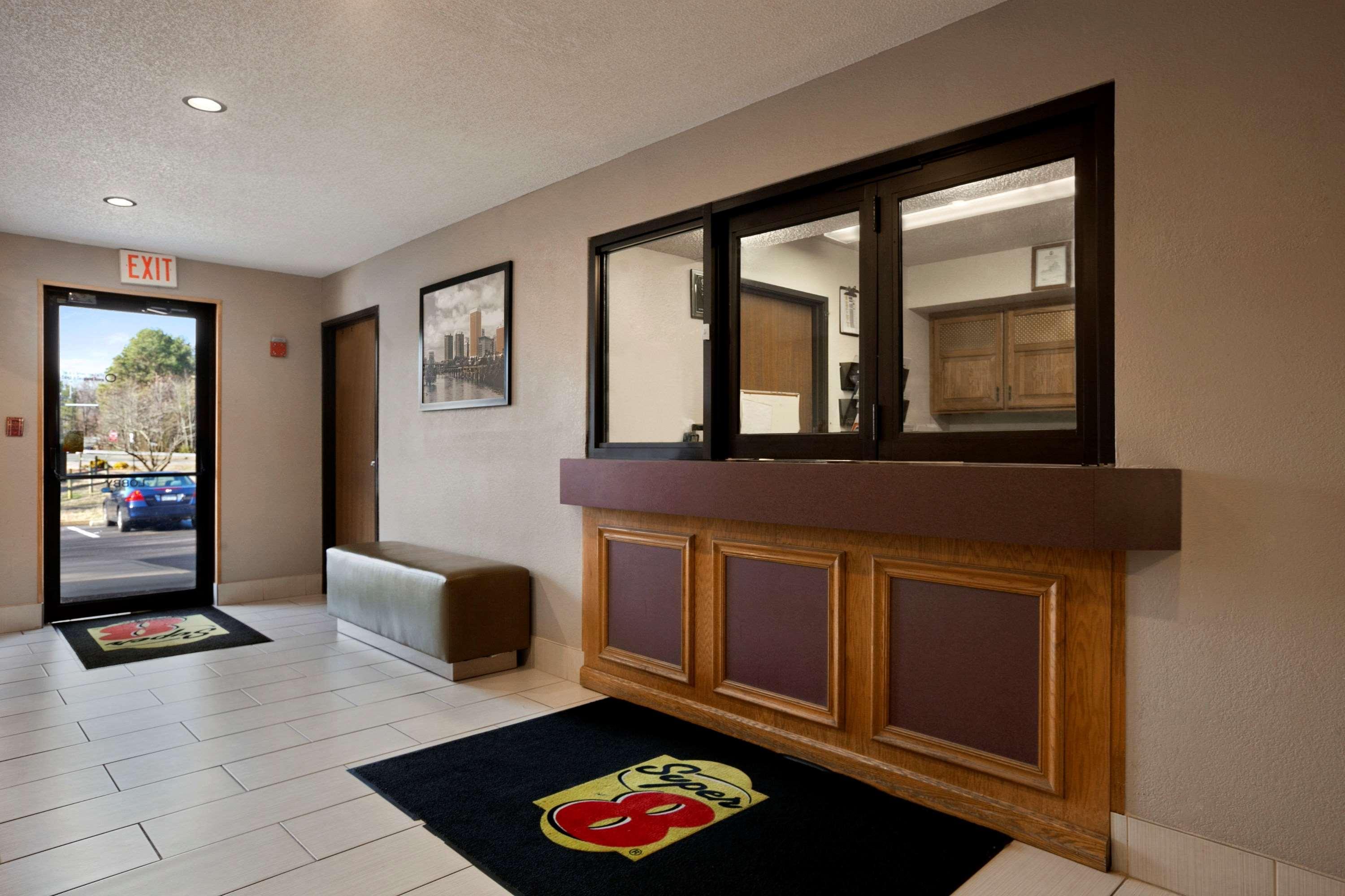 Super 8 By Wyndham Richmond/Chamberlayne Rd Hotel Екстериор снимка
