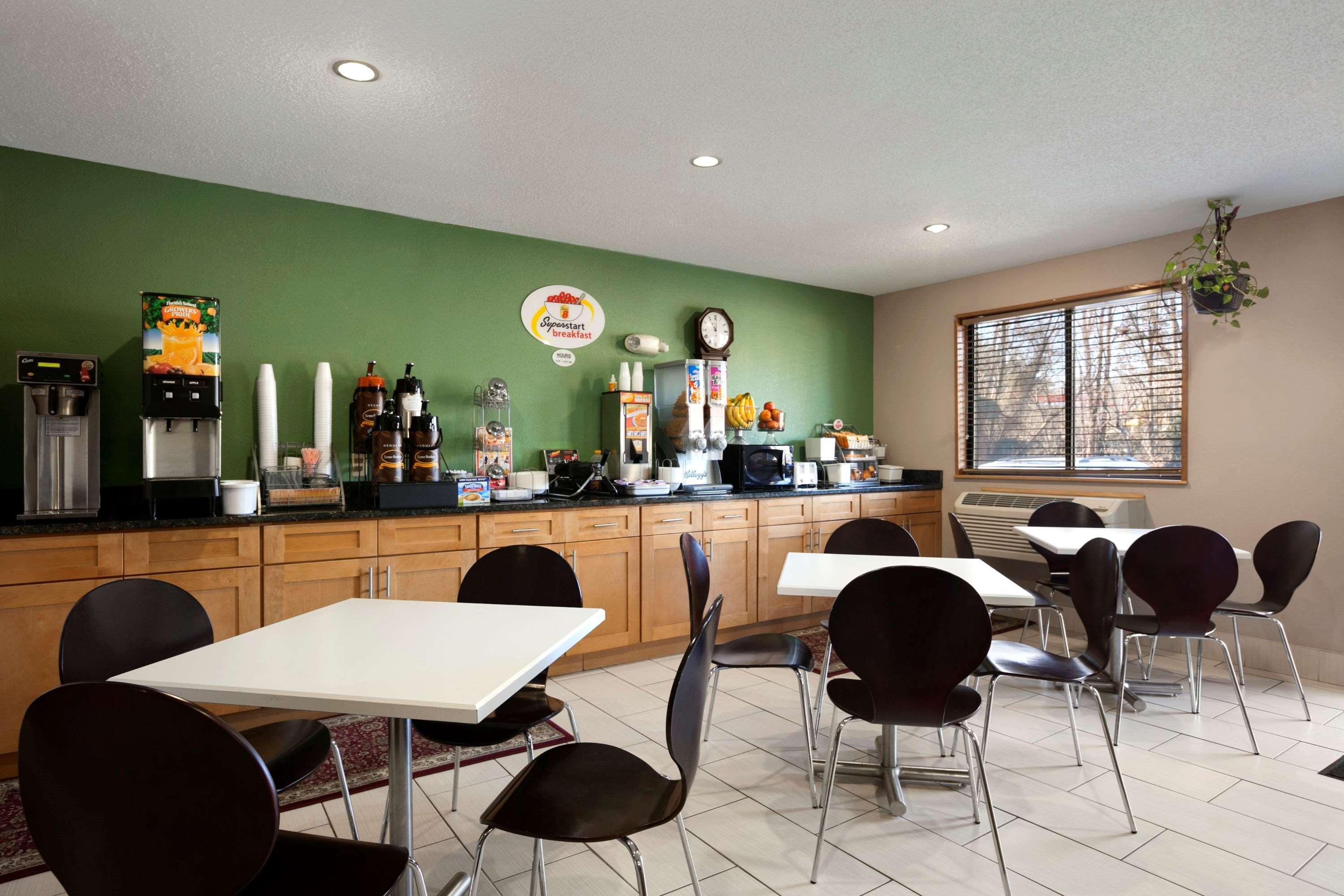Super 8 By Wyndham Richmond/Chamberlayne Rd Hotel Екстериор снимка