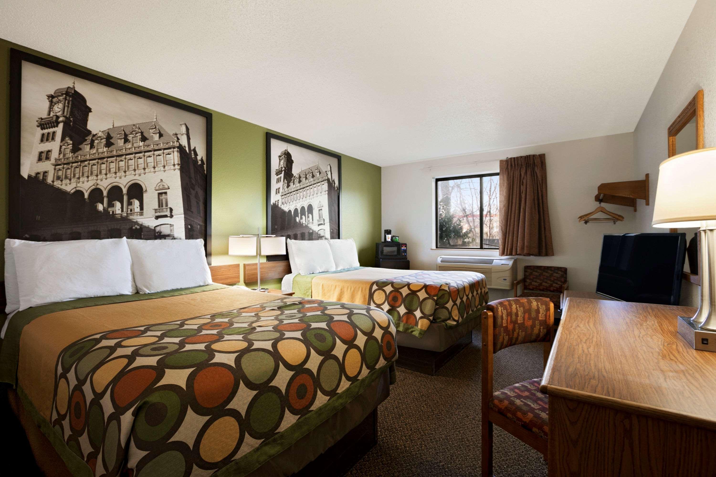 Super 8 By Wyndham Richmond/Chamberlayne Rd Hotel Екстериор снимка