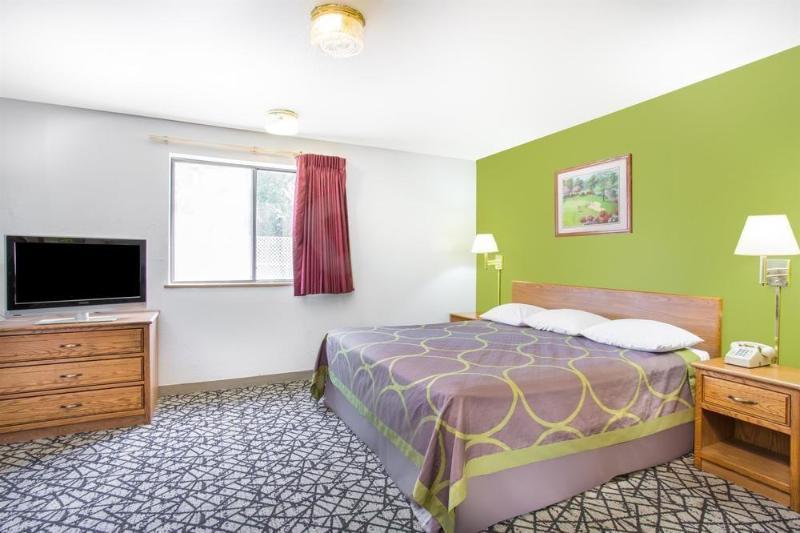 Super 8 By Wyndham Richmond/Chamberlayne Rd Hotel Екстериор снимка
