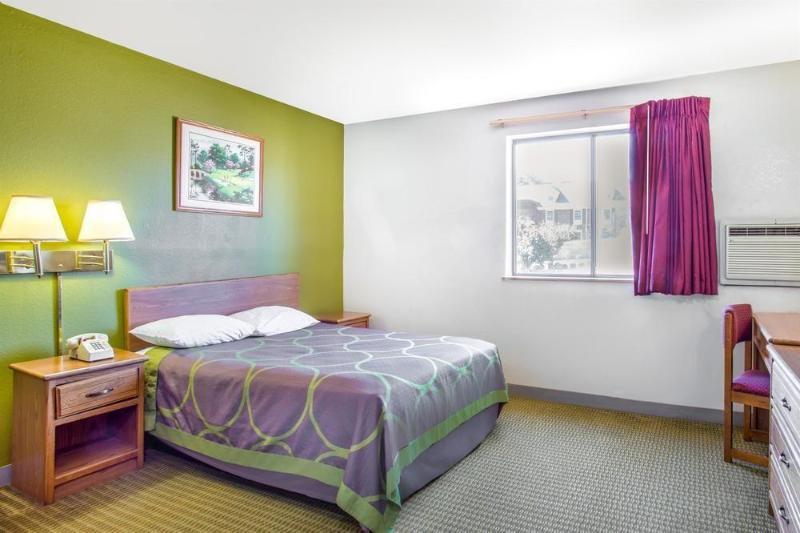 Super 8 By Wyndham Richmond/Chamberlayne Rd Hotel Екстериор снимка