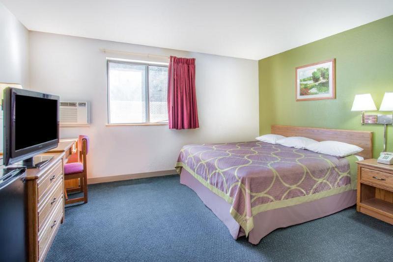 Super 8 By Wyndham Richmond/Chamberlayne Rd Hotel Екстериор снимка