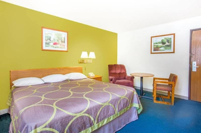 Super 8 By Wyndham Richmond/Chamberlayne Rd Hotel Екстериор снимка